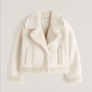 Abercrombie & Fitch Women's Oversized Short Sherpa Lined Vegan Leather Size M